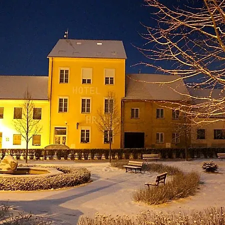 Hradec 3*