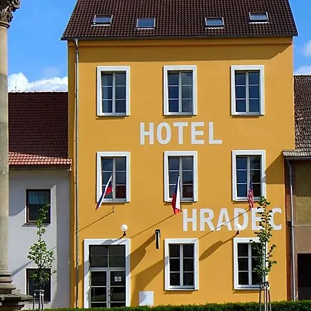 Hradec 3*
