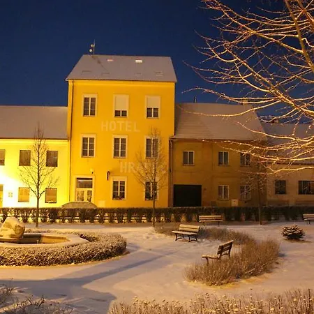 Hradec Mlazovice
