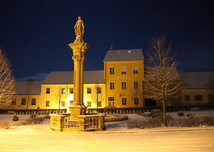Hradec 3*