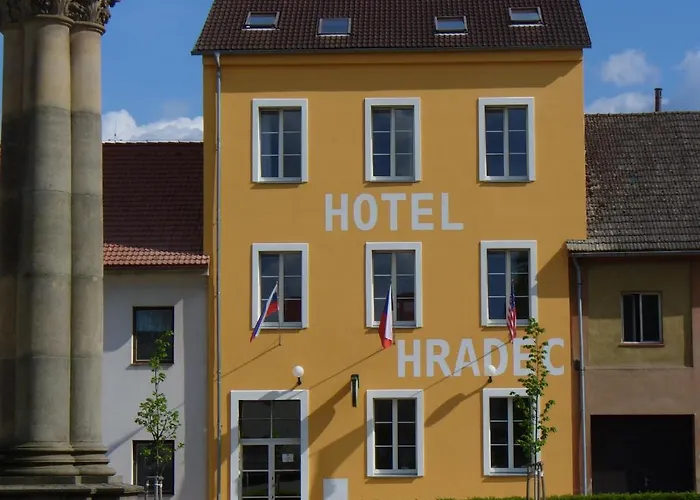 Hotel Hradec Mlázovice